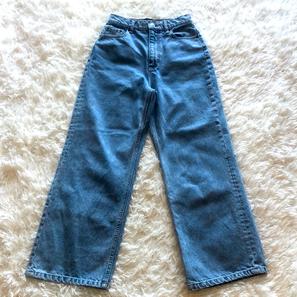 High Waist Jeans. Wide legs Jeans